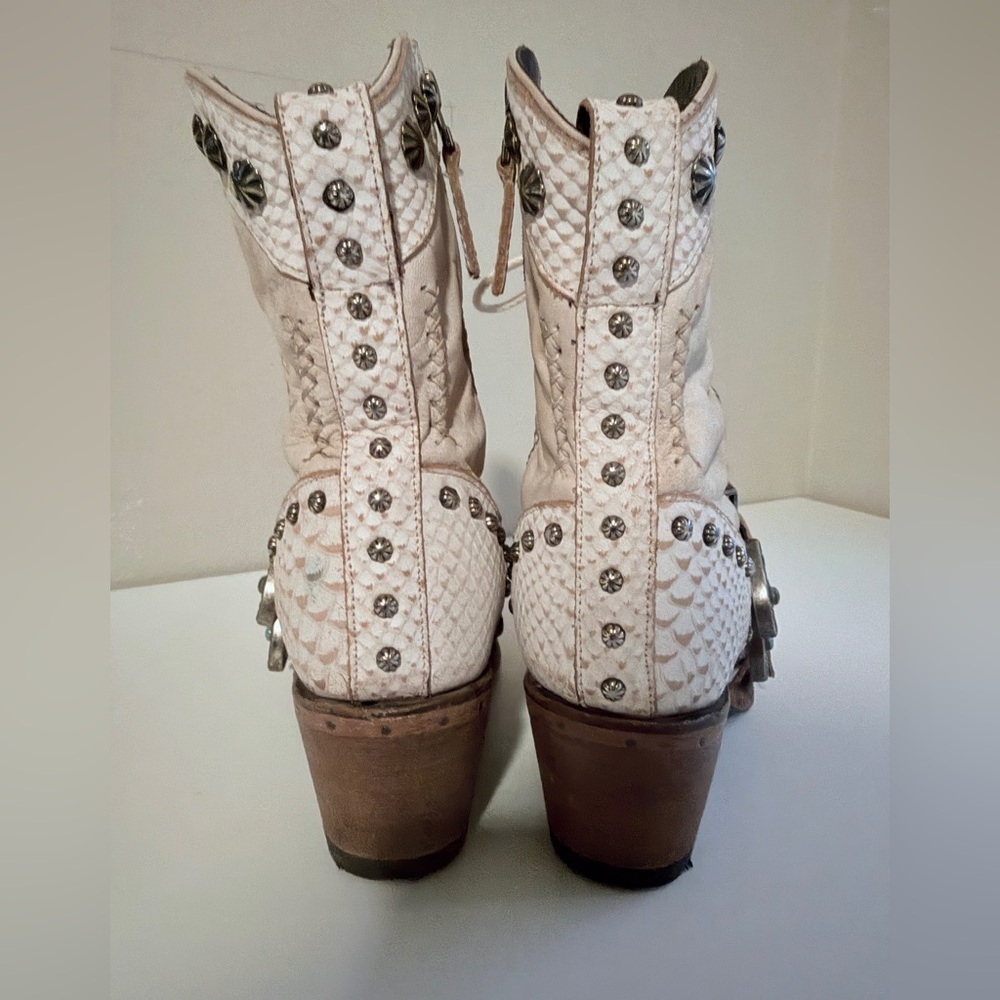 Lane Boots SHOWDOWN Ankle Booties in Alabite/Ceramic
Crackle Sz 6 - Picture 7 of 16
